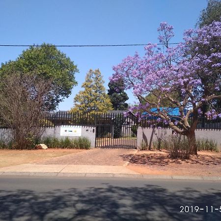 Northcliff Bed And Breakfast Randburg Esterno foto