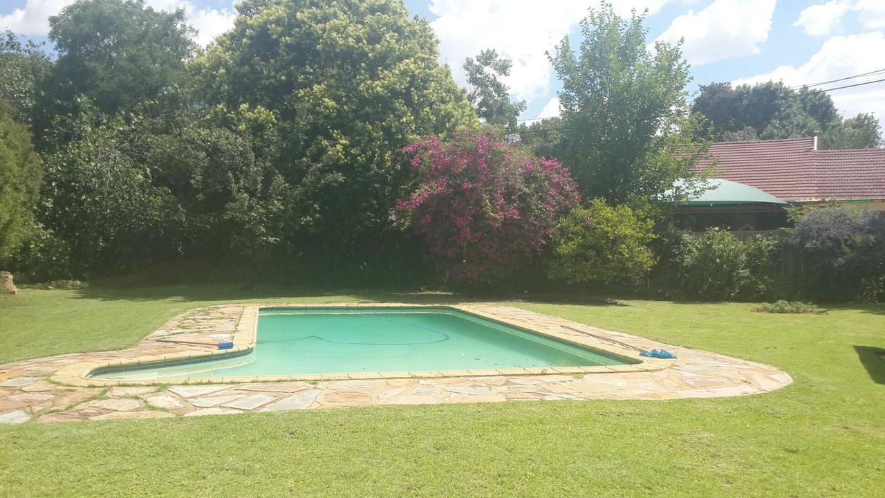 Northcliff Bed And Breakfast Randburg Esterno foto