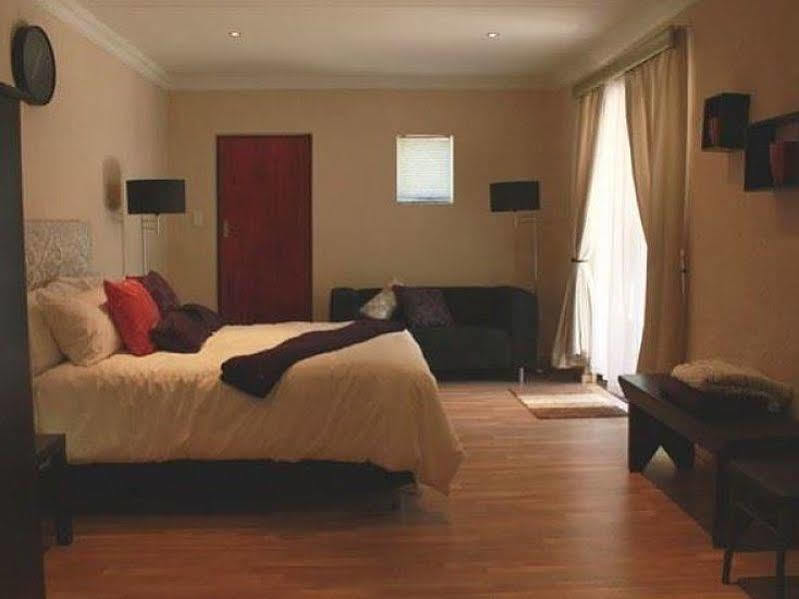 Northcliff Bed And Breakfast Randburg Esterno foto