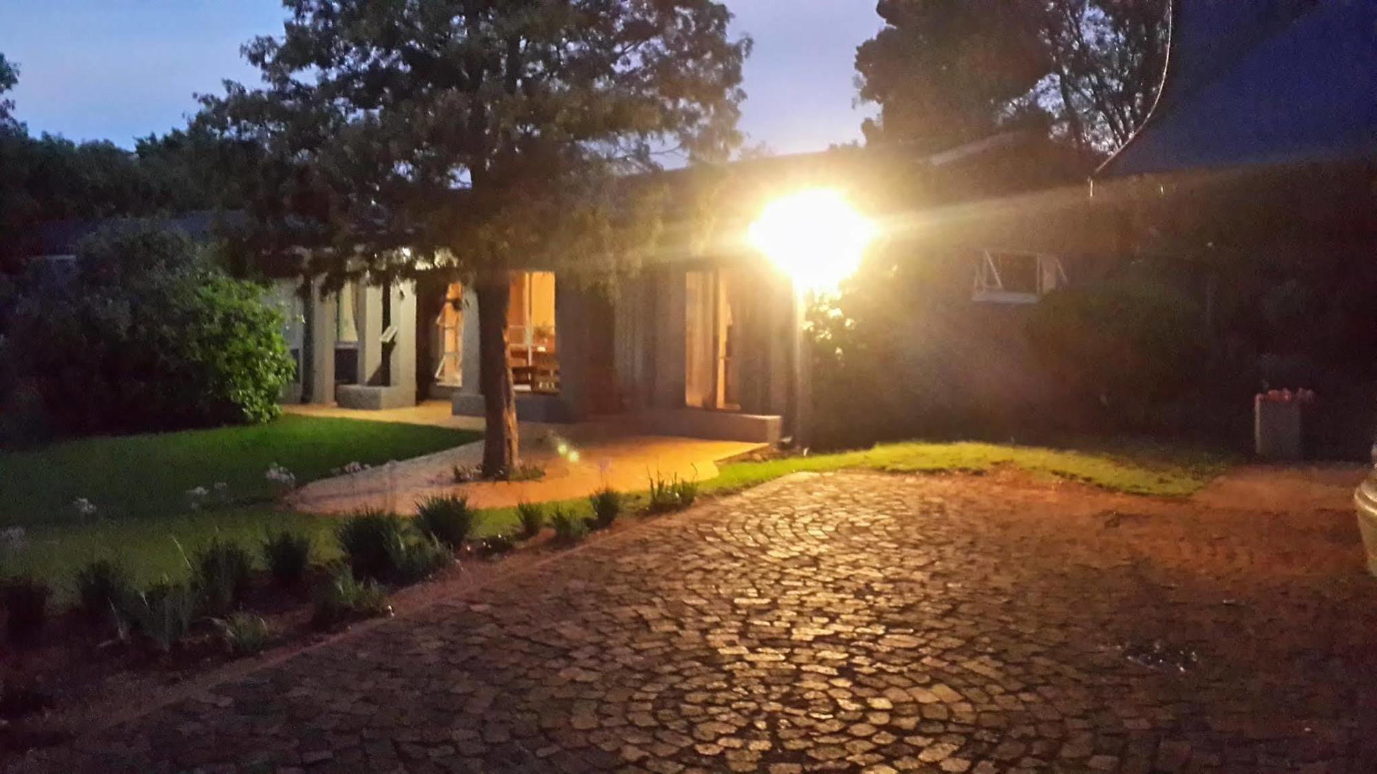 Northcliff Bed And Breakfast Randburg Esterno foto