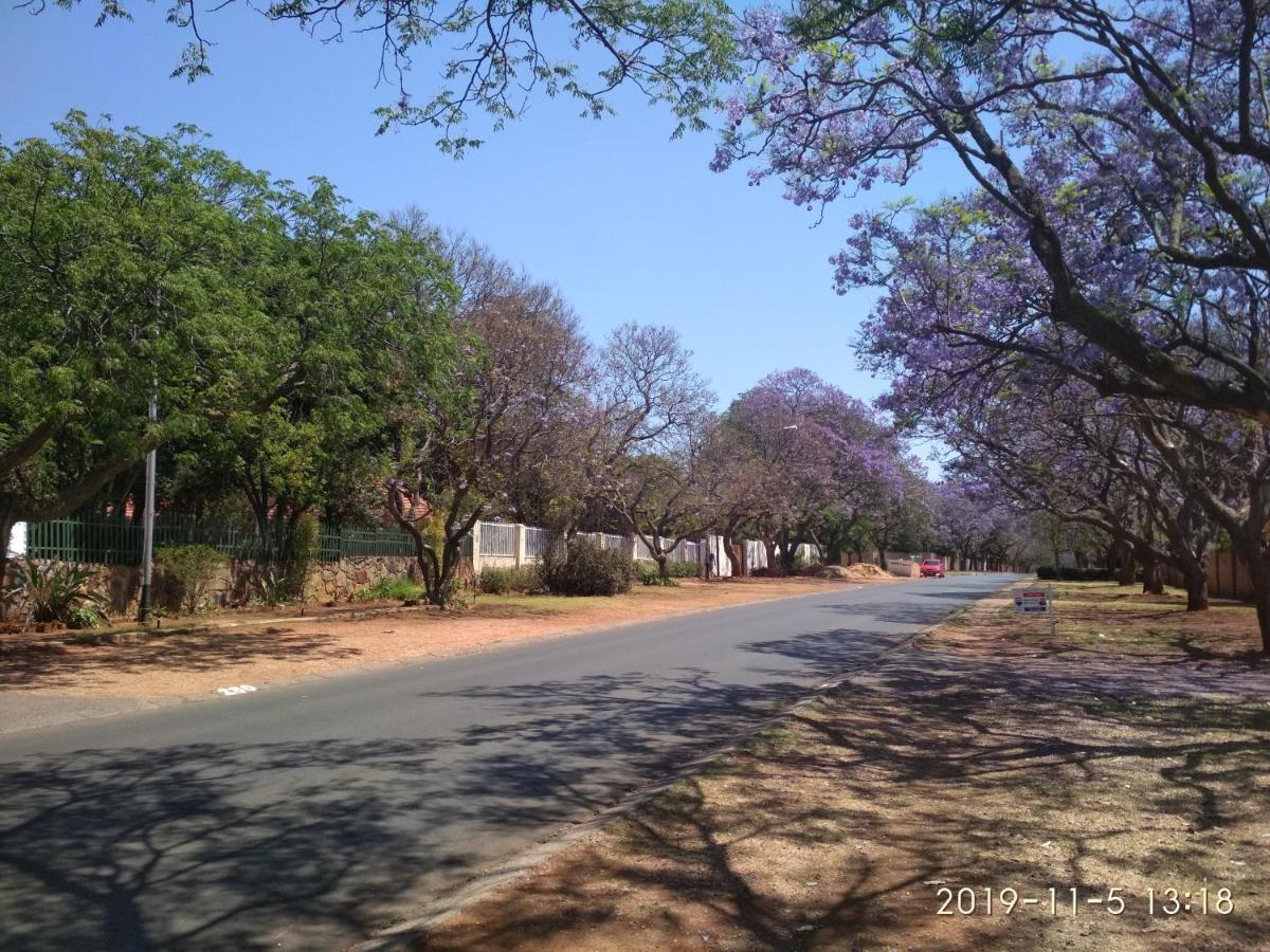 Northcliff Bed And Breakfast Randburg Esterno foto